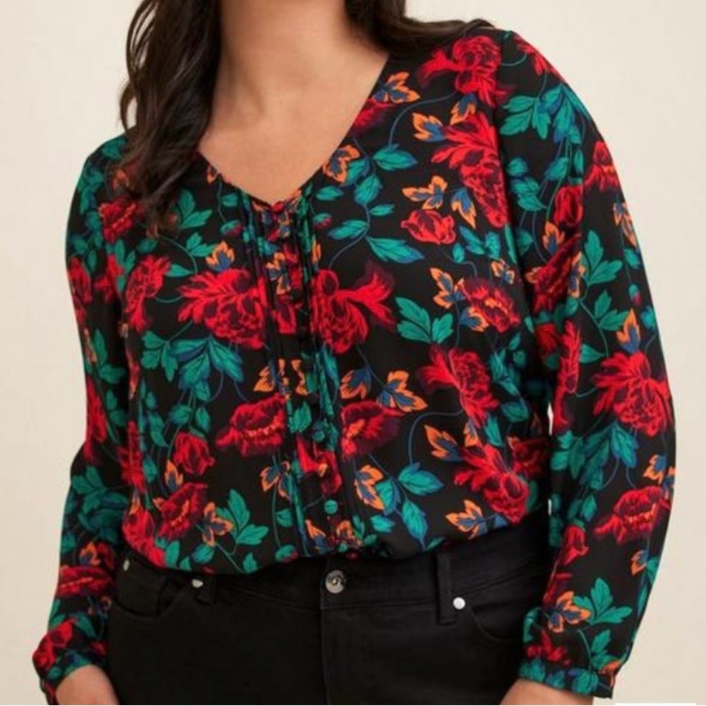 Torrid Georgette Pintuck Button Front Blouse Floral Size 3X (22-24)